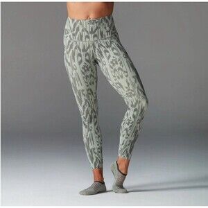 TaviSculpt High Waisted 7/8 Leggings Women's Size XL Cactus Ikat Print NWT